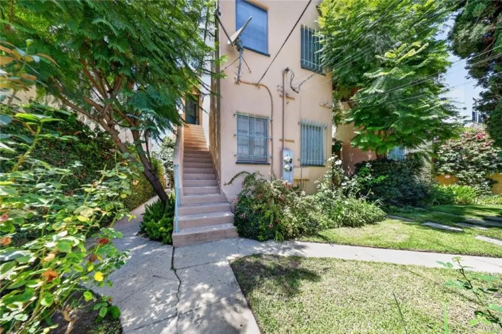 138 N La Peer Drive, Beverly Hills, CA — listing photo 1