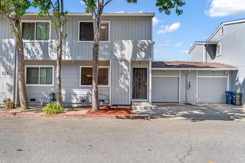 Condominium for sale at 656 Foster Court 2, Hayward, CA featuring 3 beds and 2 baths