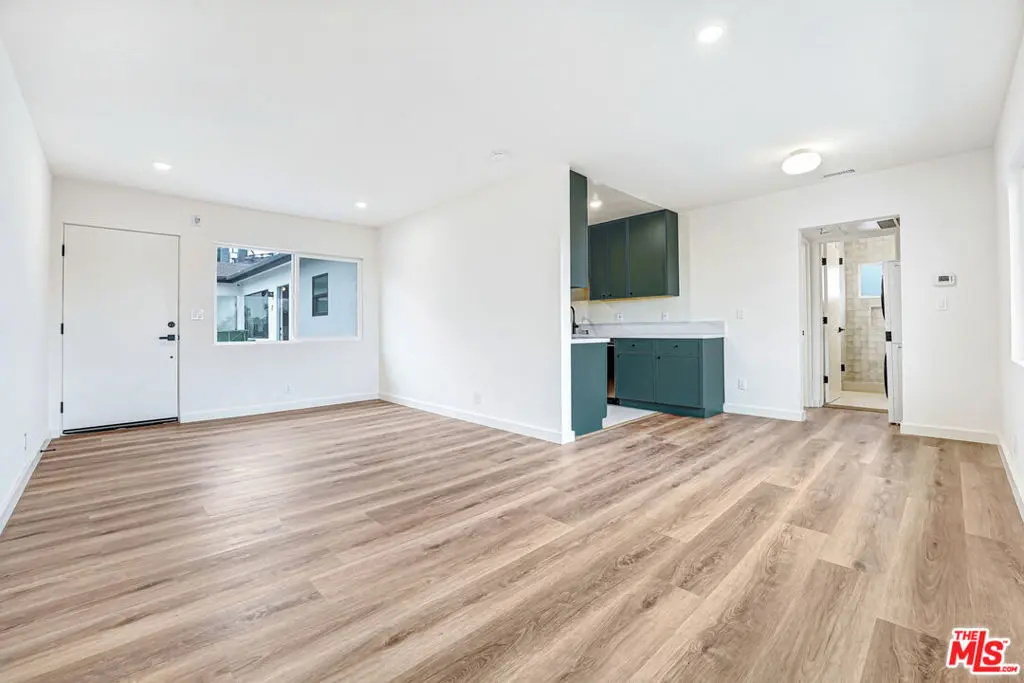 16185 W Sunset Blvd 6, Pacific Palisades, CA — listing photo 1