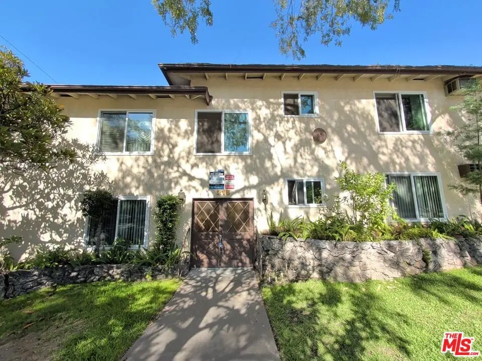 215 N Myrtle Avenue A, Monrovia, CA — listing photo 1
