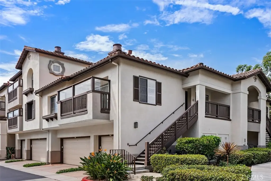 2960 Champion Way 1008, Tustin, CA — listing photo 1