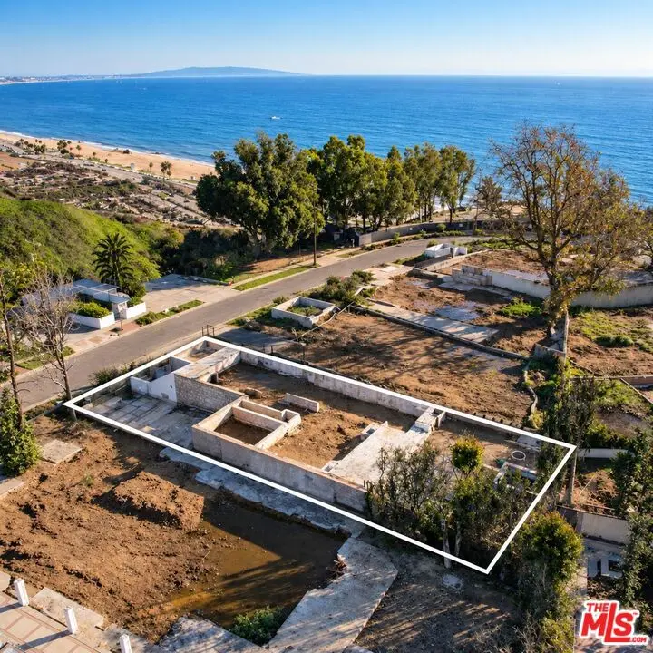 327 N Grenola Street, Pacific Palisades, CA — listing photo 1