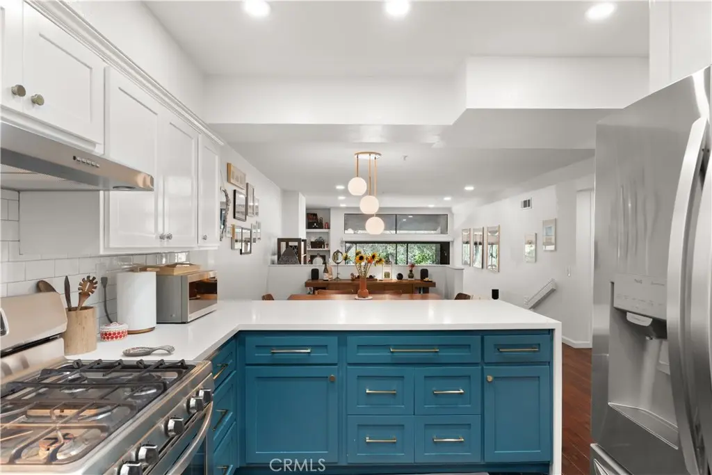 Condominium for sale at 1050 Seco 102, Pasadena, CA featuring 2 beds and 2 baths