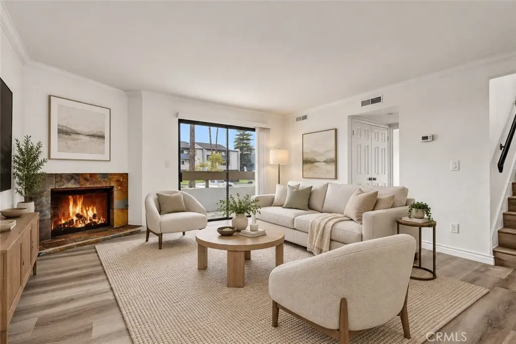 19620 Sherman Way Unit 1, Reseda, CA — listing photo 1