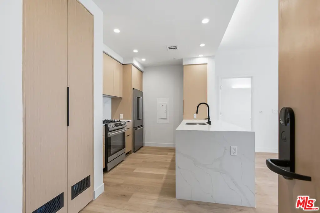 Condominium for rent at 3555 Overland Avenue PH8, Los Angeles, CA featuring 1 bed and 1 bath