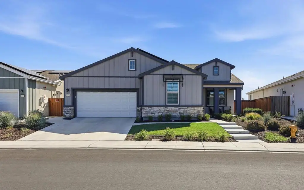 Single Family Residence for sale at 1158 Crescent Avenue, Manteca, CA featuring 2 beds and 3 baths