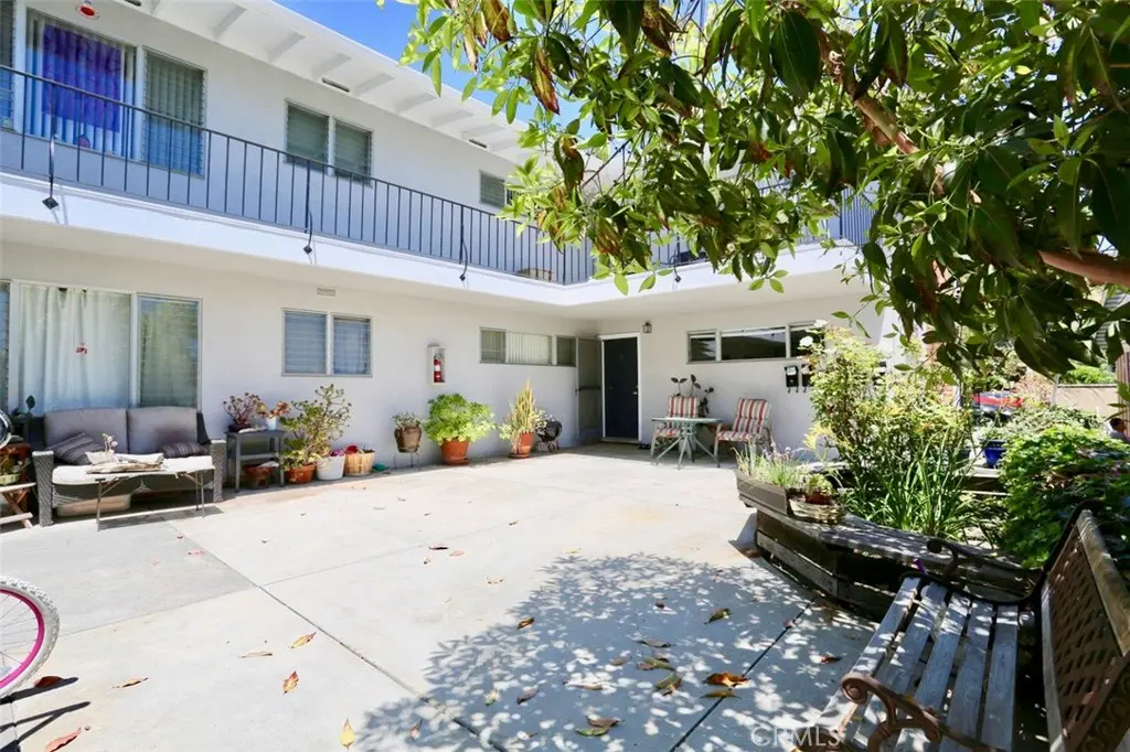 Apartment for rent at 291 Cypress Drive 4, Laguna Beach, CA featuring 2 beds and 1 bath