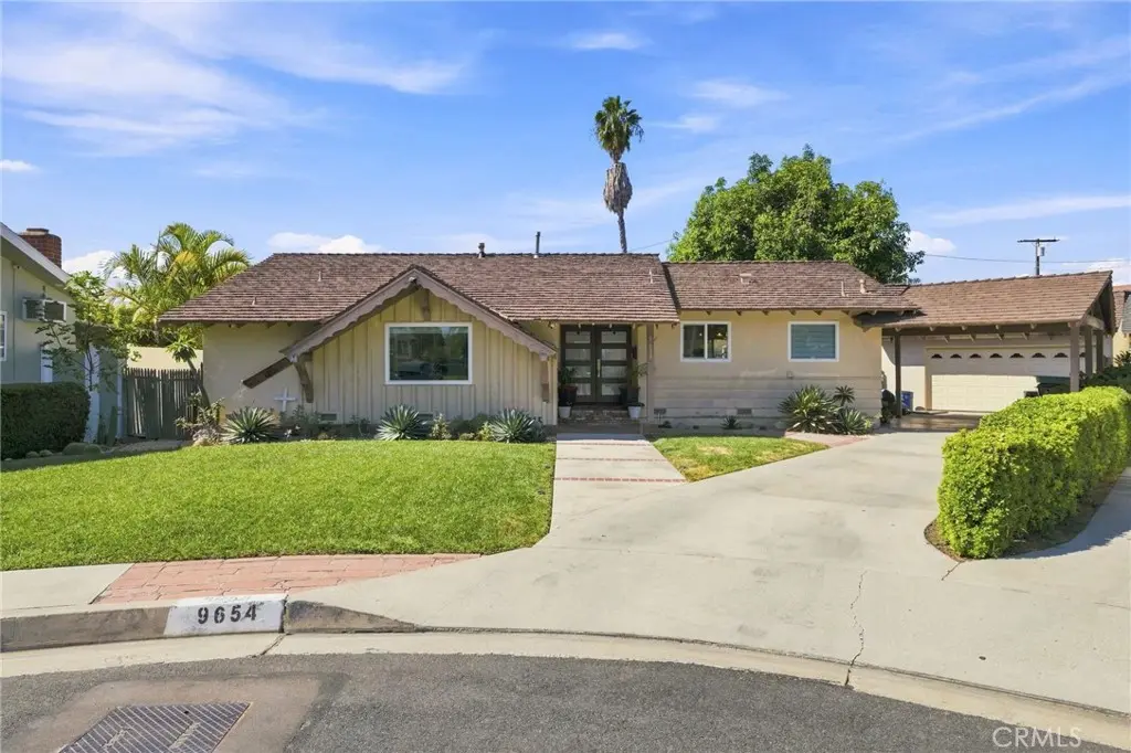 9654 La Reina, Downey, CA — listing photo 1