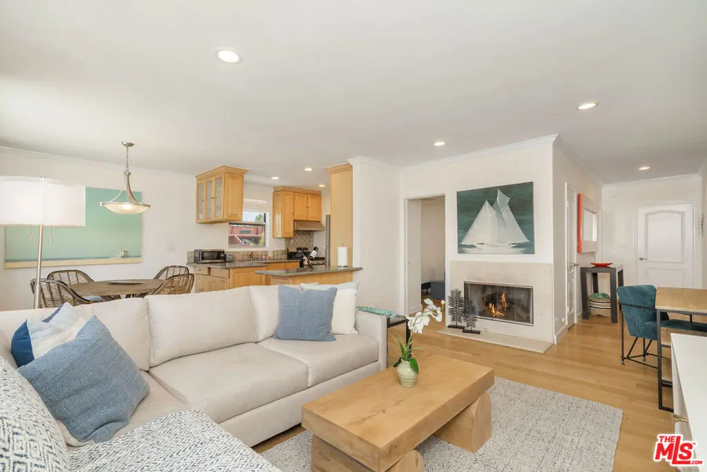 Condominium for rent at 2101 Ocean Avenue 17, Santa Monica, CA featuring 2 beds and 1 bath