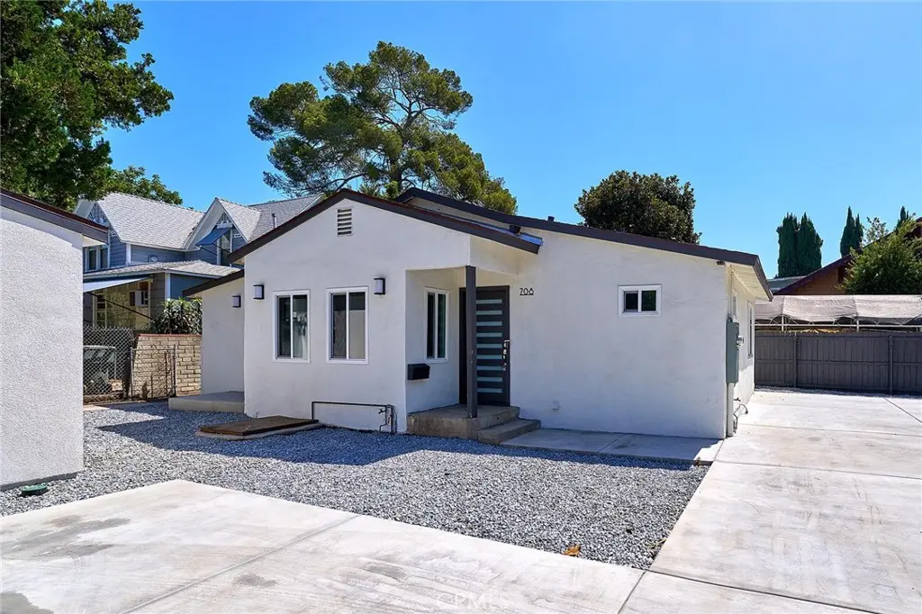 Single Family Residence for rent at 708 N El Molino, Pasadena, CA featuring 3 beds and 3 baths
