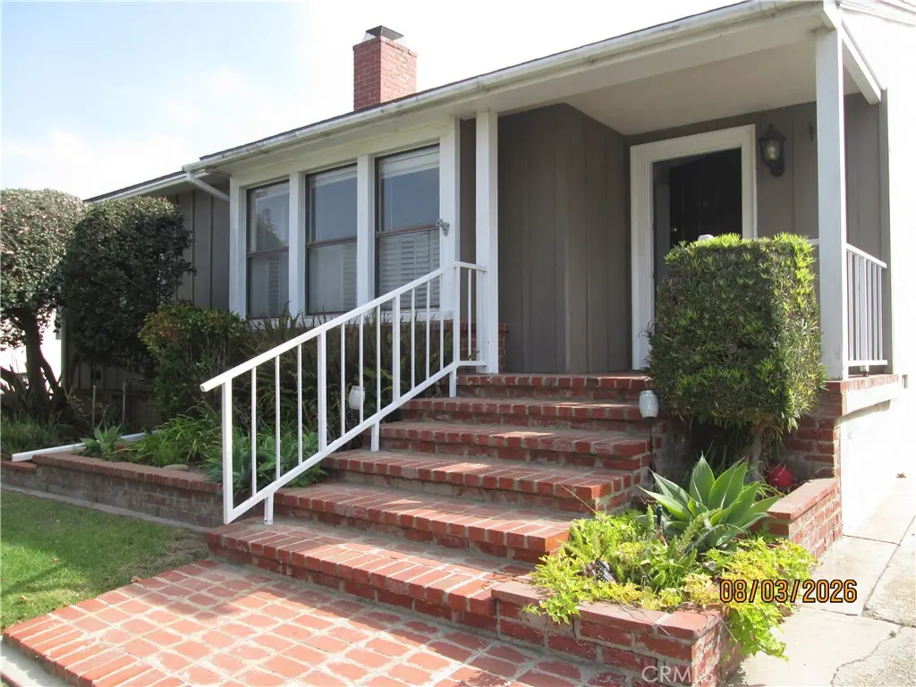 Single Family Residence for rent at 8340 Chase, Los Angeles, CA featuring 3 beds and 2 baths