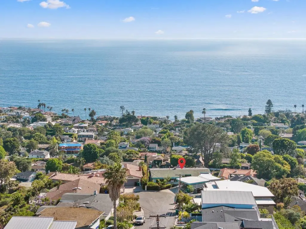 Single Family Residence for rent at 5995 La Jolla Corona, La Jolla, CA featuring 3 beds and 3 baths