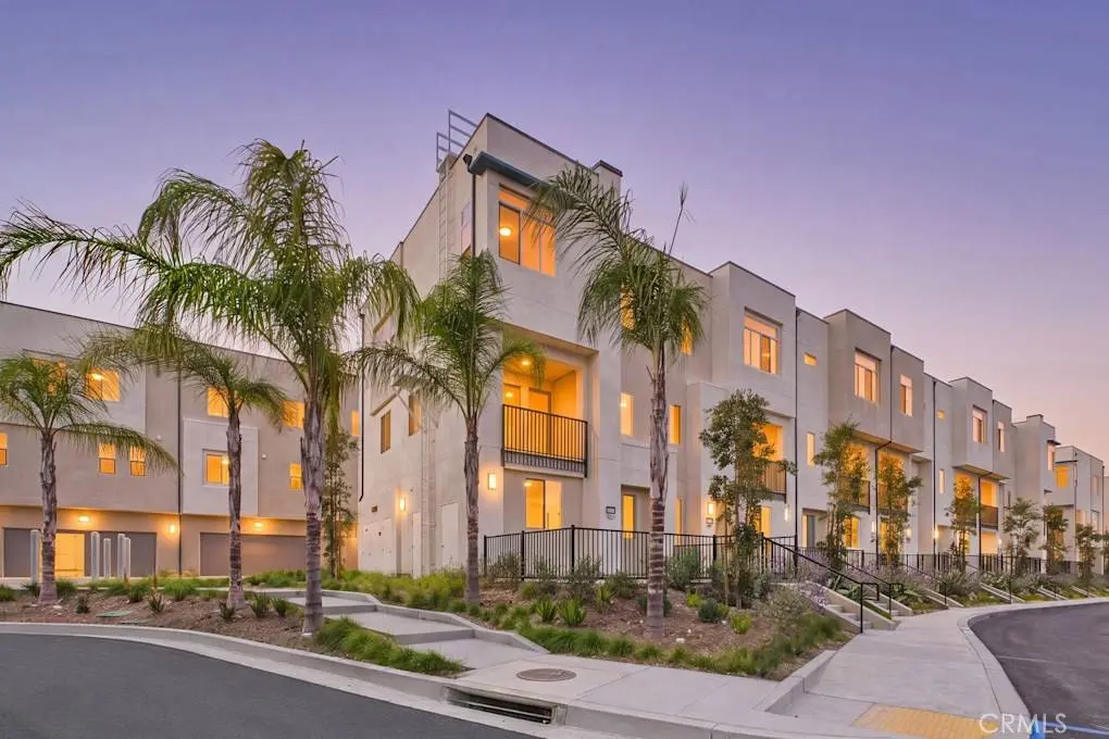 16285 W. San Fernando Mission Blvd 6, Granada Hills, CA — listing photo 1