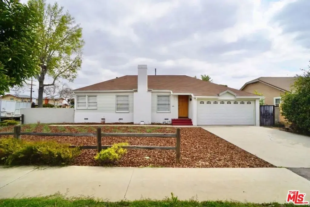 Single Family Residence for rent at 5400 West Boulevard, Los Angeles, CA featuring 2 beds and 1 bath