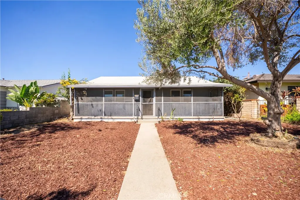 939 N Orange, Azusa, CA — listing photo 1
