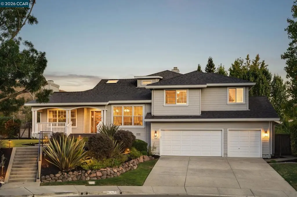 Single Family Residence for sale at 7 Eastward Ln, Danville, CA featuring 5 beds and 4 baths