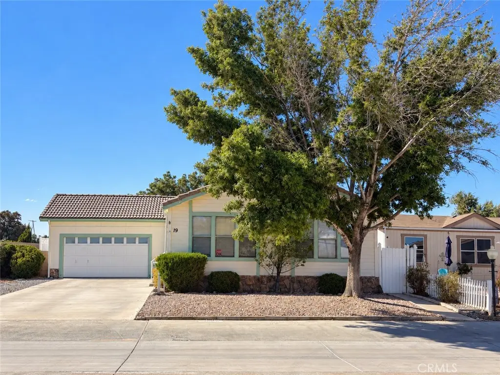 22241 Nisqually Road 19, Apple Valley, CA — listing photo 1