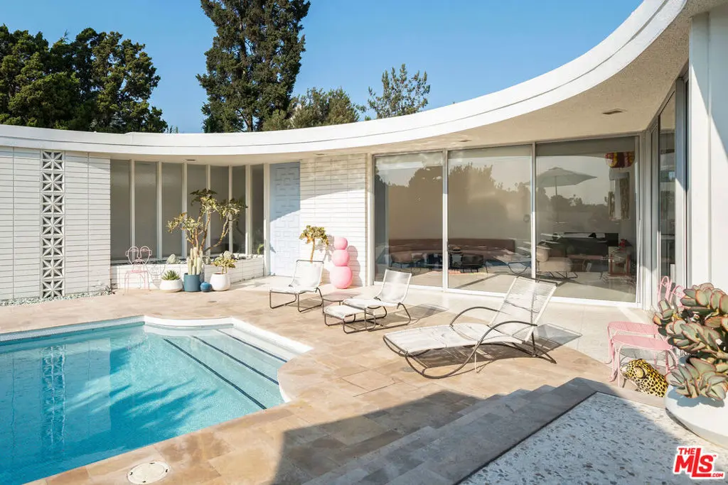 Single Family Residence for rent at 4575 Dundee Drive, Los Angeles, CA featuring 3 beds and 4 baths