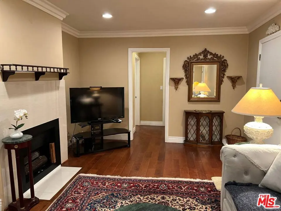 1845 Corinth Avenue 204, Los Angeles, CA — listing photo 1