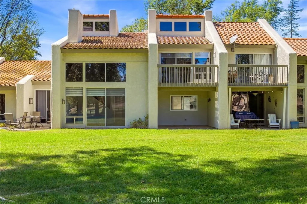 Condominium for sale at 38974 Paseo De Oro, Murrieta, CA featuring 2 beds and 3 baths