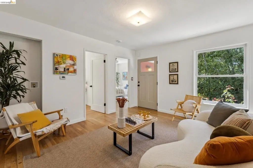 Condominium for sale at 2218 Parker St, Berkeley, CA featuring 2 beds and 1 bath