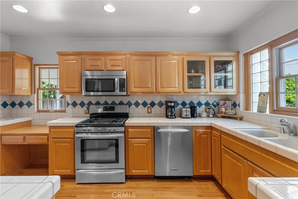 4814 Lemona Avenue, Sherman Oaks, CA — listing photo 1