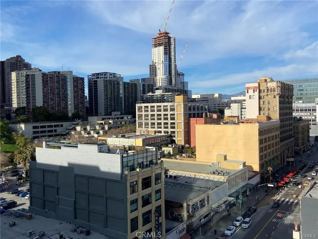 Condominium for rent at 400 S Broadway 1704, Los Angeles, CA featuring 1 bed and 1 bath