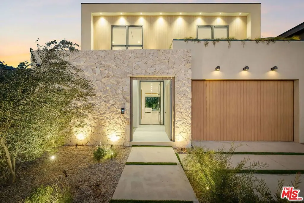 Single Family Residence for sale at 812 N Genesee Avenue, Los Angeles, CA featuring 5 beds and 6 baths