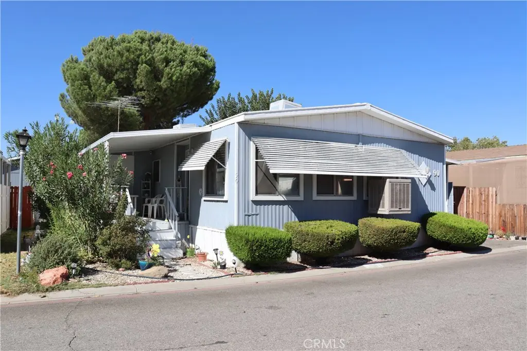 1301 E Avenue I 90, Lancaster, CA — listing photo 1
