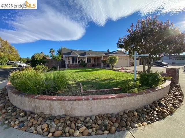 Single Family Residence for sale at 3718 Cascade Ct, Antioch, CA featuring 3 beds and 2 baths