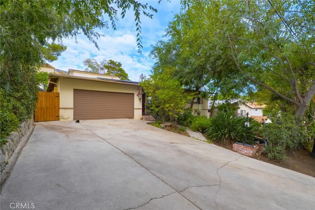 10756 Redmont Avenue, Tujunga, CA — listing photo 1