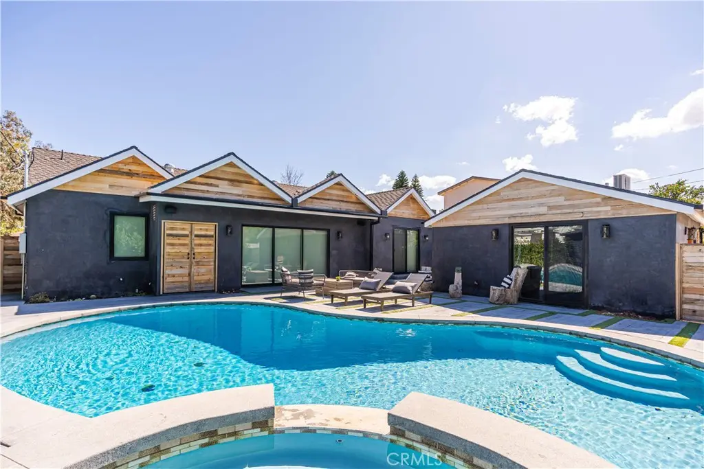 5109 Longridge Avenue, Sherman Oaks, CA — listing photo 1