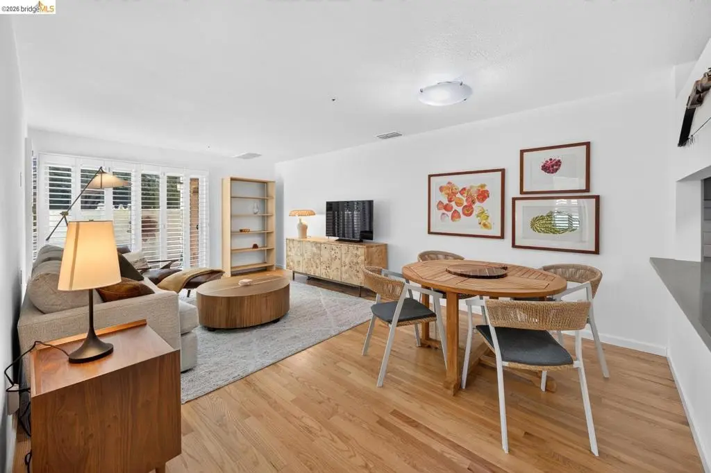 Condominium for sale at 911 S Villa WAY, Walnut Creek, CA featuring 1 bed and 1 bath