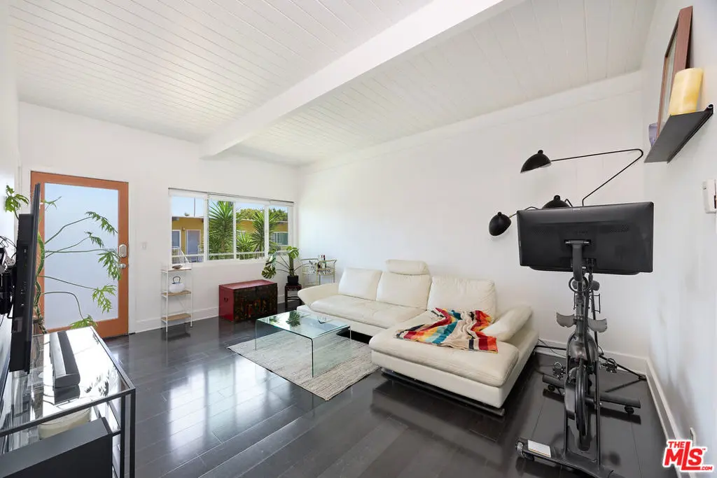 Condominium for sale at 2325 Kansas Avenue 9, Santa Monica, CA featuring 1 bed and 1 bath