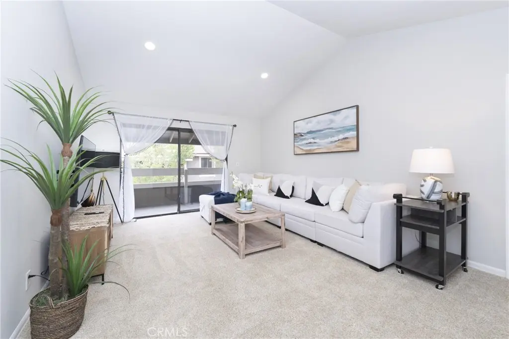 306 Streamwood, Irvine, CA — listing photo 1