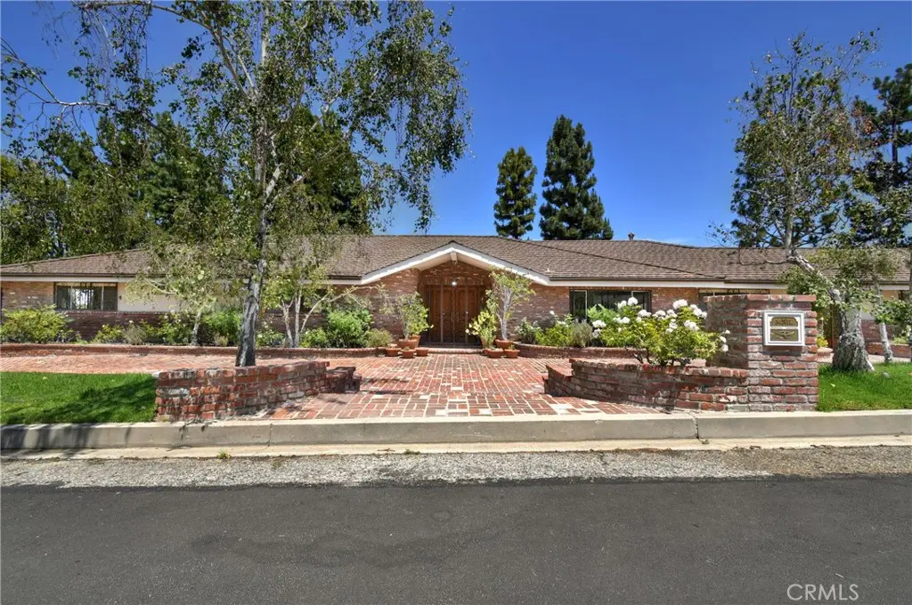 16172 Royal Oak Road, Encino, CA — listing photo 1