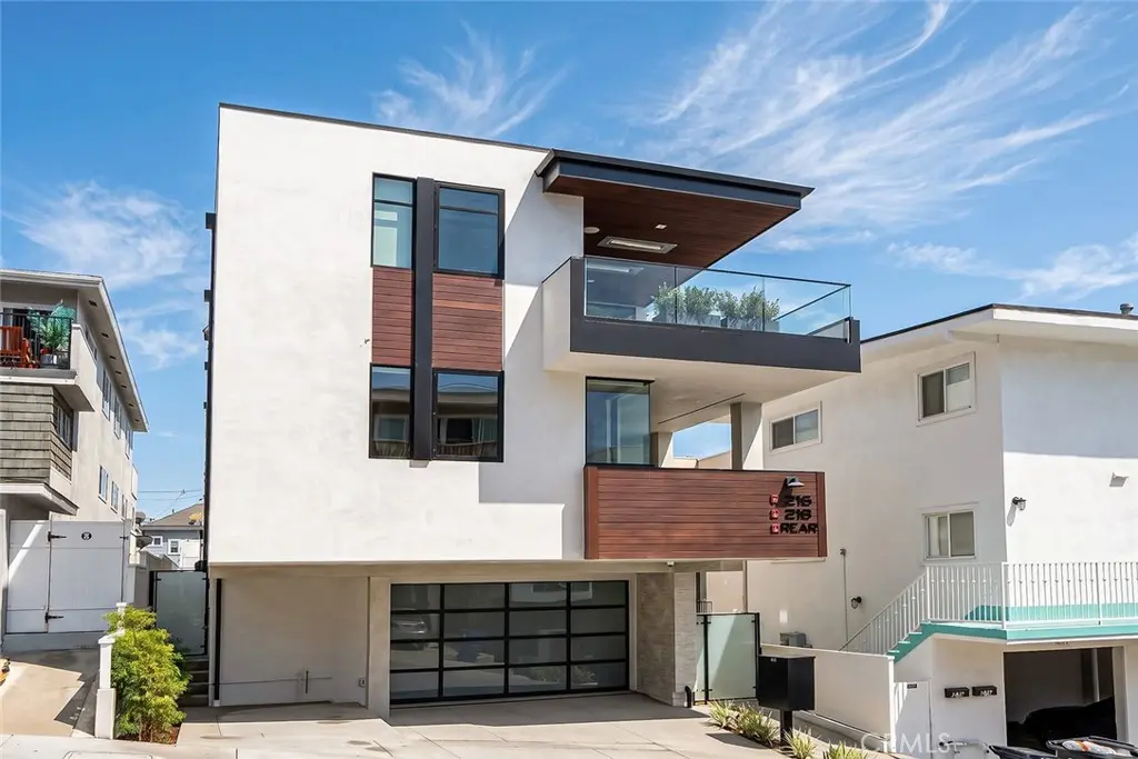 218 14th Street, Manhattan Beach, CA — listing photo 1