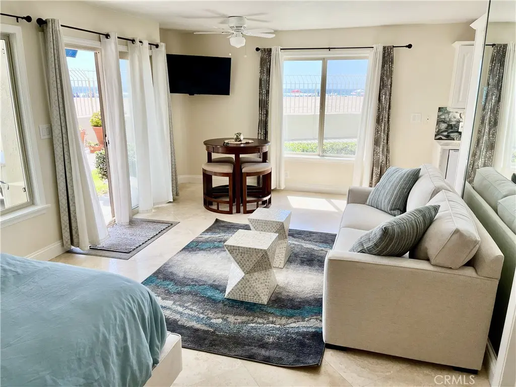 711 Pacific Coast 106, Huntington Beach, CA — listing photo 1