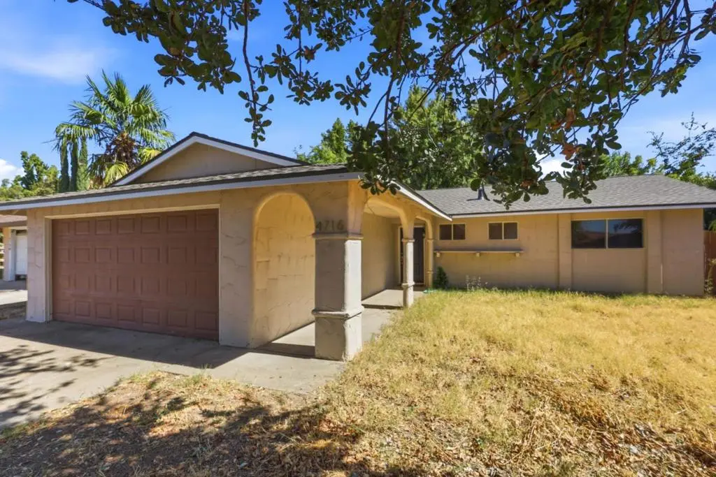 Single Family Residence for sale at 4716 Stonehurst Way, Sacramento, CA featuring 3 beds and 2 baths