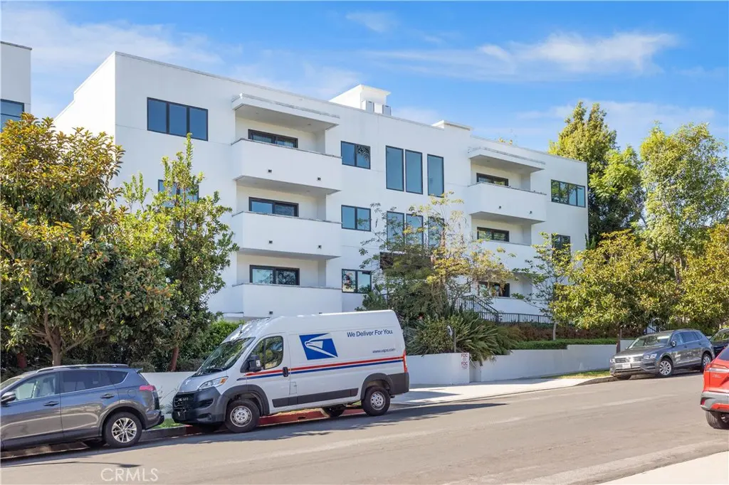 853 S Lucerne 306, Los Angeles, CA — listing photo 1