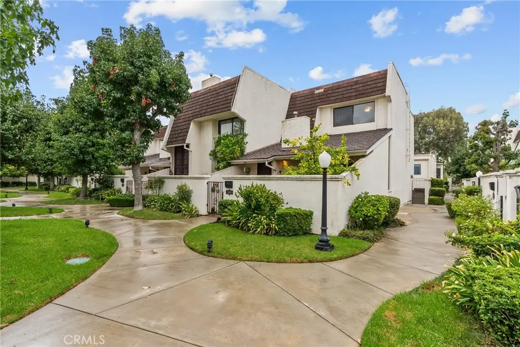 6249 Randi Avenue, Woodland Hills, CA — listing photo 1