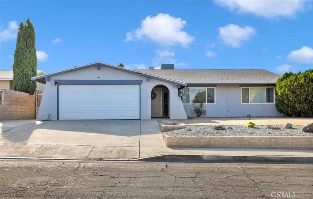 830 Cholla, Barstow, CA — listing photo 1