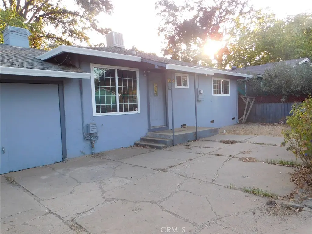 Single Family Residence for sale at 14420 Walnut Avenue, Clearlake, CA featuring 3 beds and 1 bath