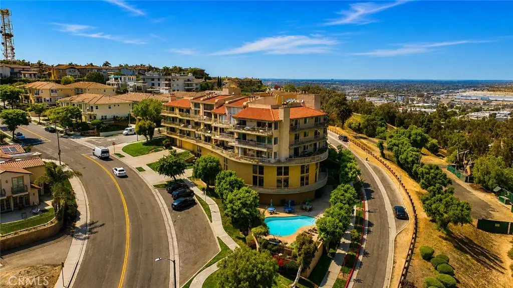 2700 E Panorama Drive 208, Signal Hill, CA — listing photo 1