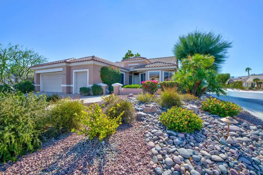 Residential Lease for rent at 37127 Turnberry, Palm Desert, Riverside County, CA featuring 2 beds and 2 baths