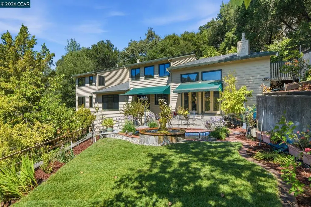 Single Family Residence for sale at 39 Mira Loma Rd, Orinda, CA featuring 4 beds and 3 baths