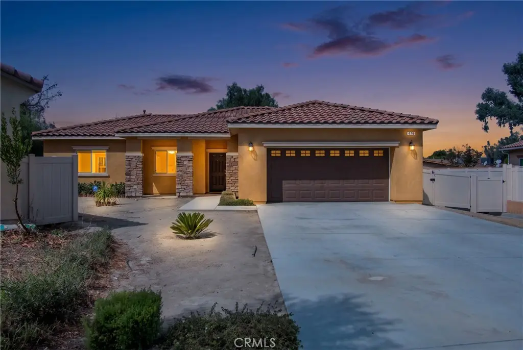 Single Family Residence for sale at 476 W Camellia Way, San Jacinto, CA featuring 3 beds and 2 baths