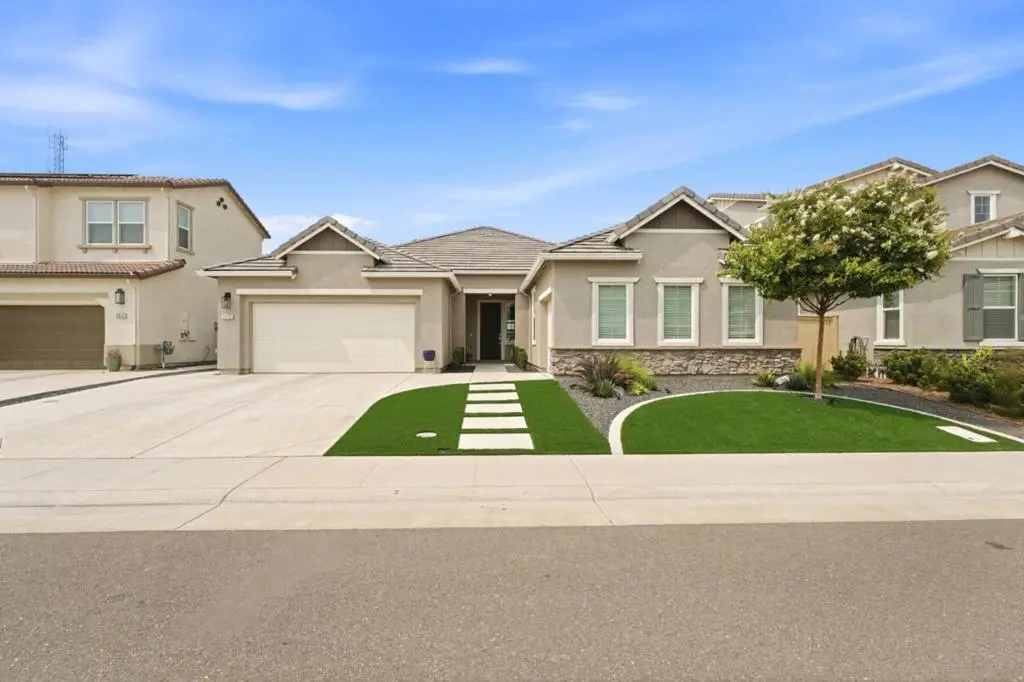 2032 Challenger Way, Roseville, CA — listing photo 1
