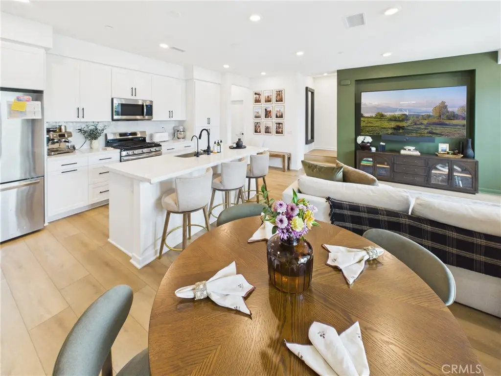17952 Seaglass Drive, Huntington Beach, CA — listing photo 1