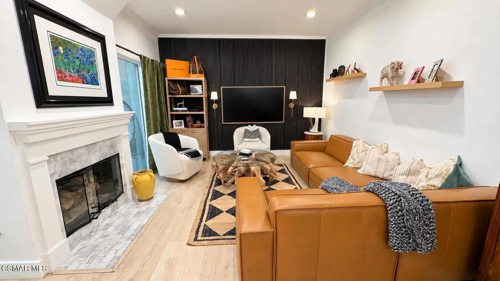 5473 Spanish Oak Lane G, Oak Park, CA — listing photo 1